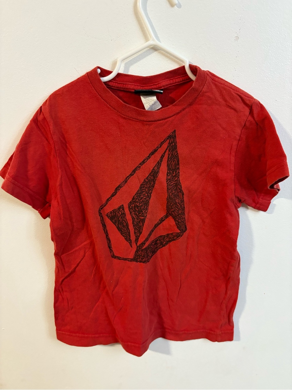 4/30$ Volcom Kids Red Graphic Tee with Black Logo medium 5-6 years